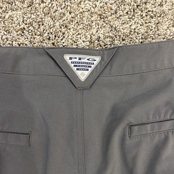 Columbia men’s grey shorts. Size 38. Like new! - Picture 3 of 5